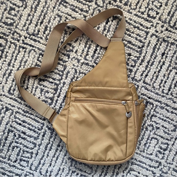 Travelon Tan Crossbody Bag - Great for cruise or Europe - Picture 5 of 8